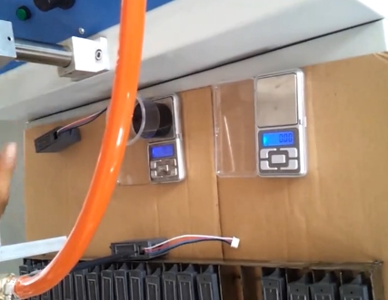 1：1雙液點膠機生產(chǎn)廠家