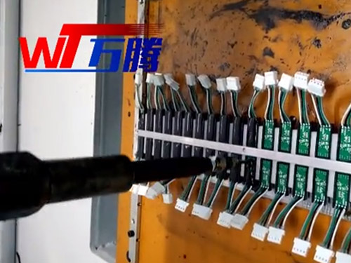 川東自動(dòng)灌膠機(jī)